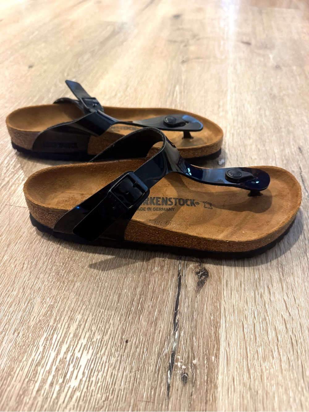 Birkenstock Gizeh Patent Leather Black Thong Sandals